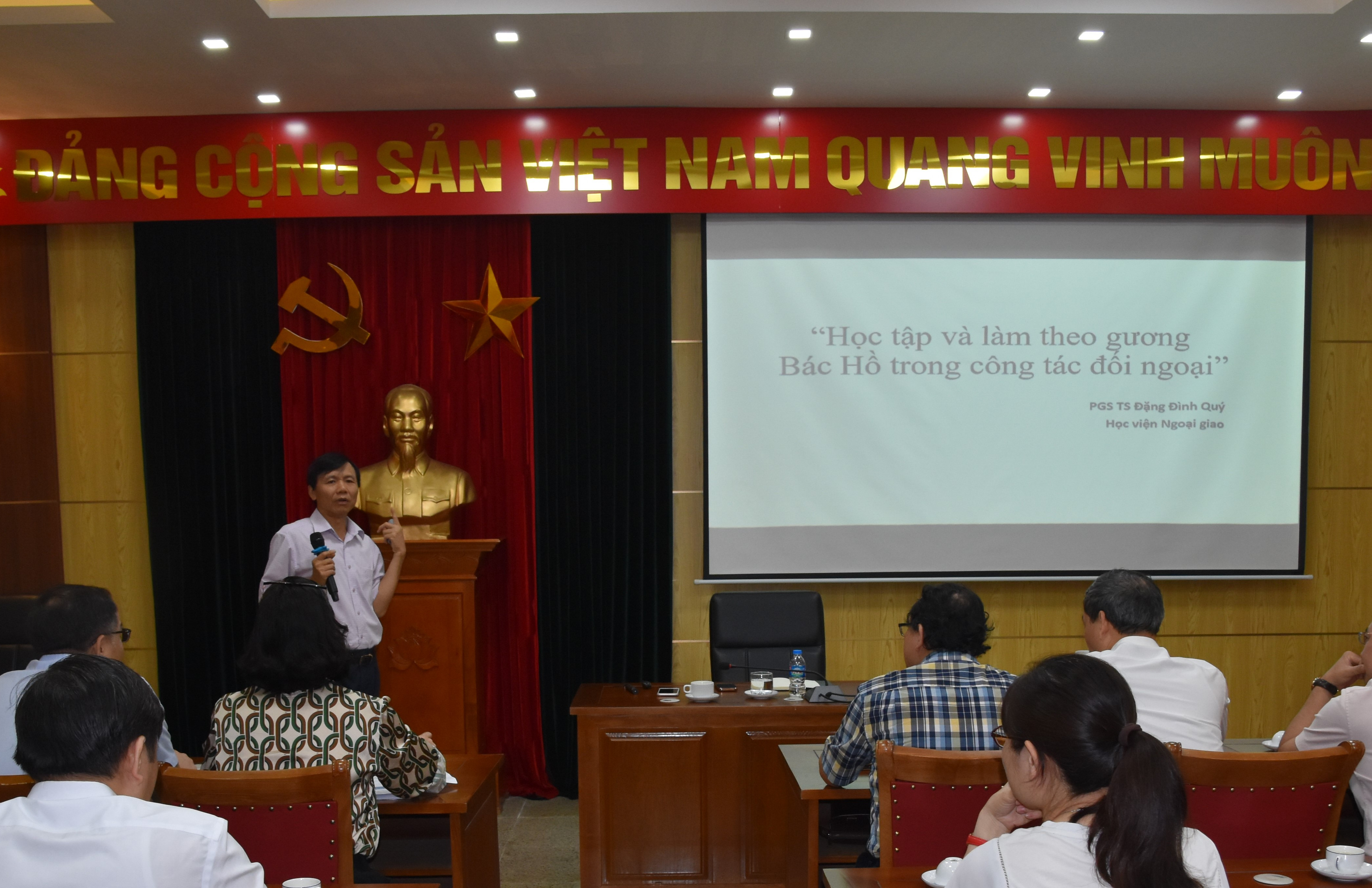 Sinh hoạt chuyên đề Tư tưởng Hồ Chí Minh về đối ngoại và ngoại giao