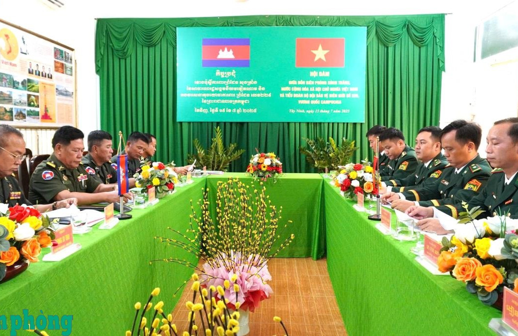   Hội đàm quản lý, bảo vệ biên giới với các đơn vị Trung Quốc, Campuchia