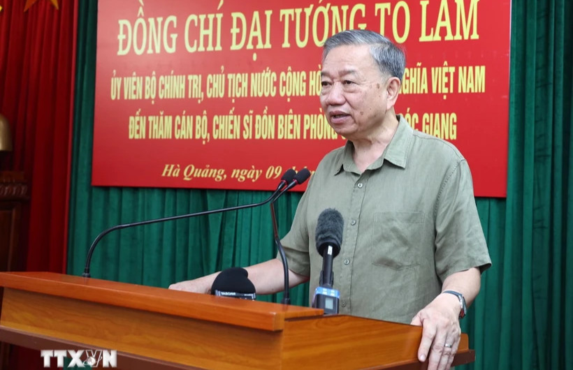 Chủ tịch nước Tô Lâm thăm cán bộ, chiến sỹ Đồn biên phòng Cửa khẩu Sóc Giang