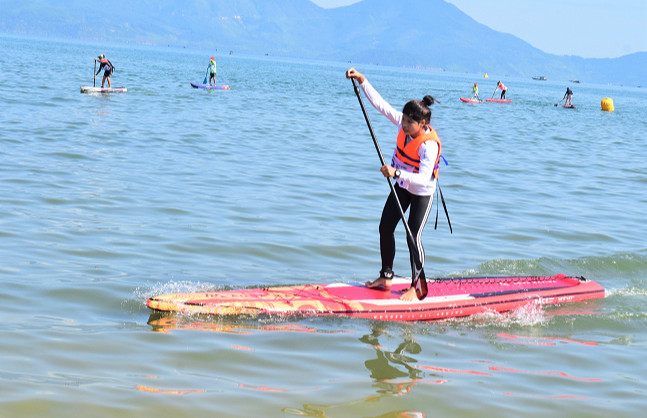 Chèo SUP trên biển Đà Nẵng