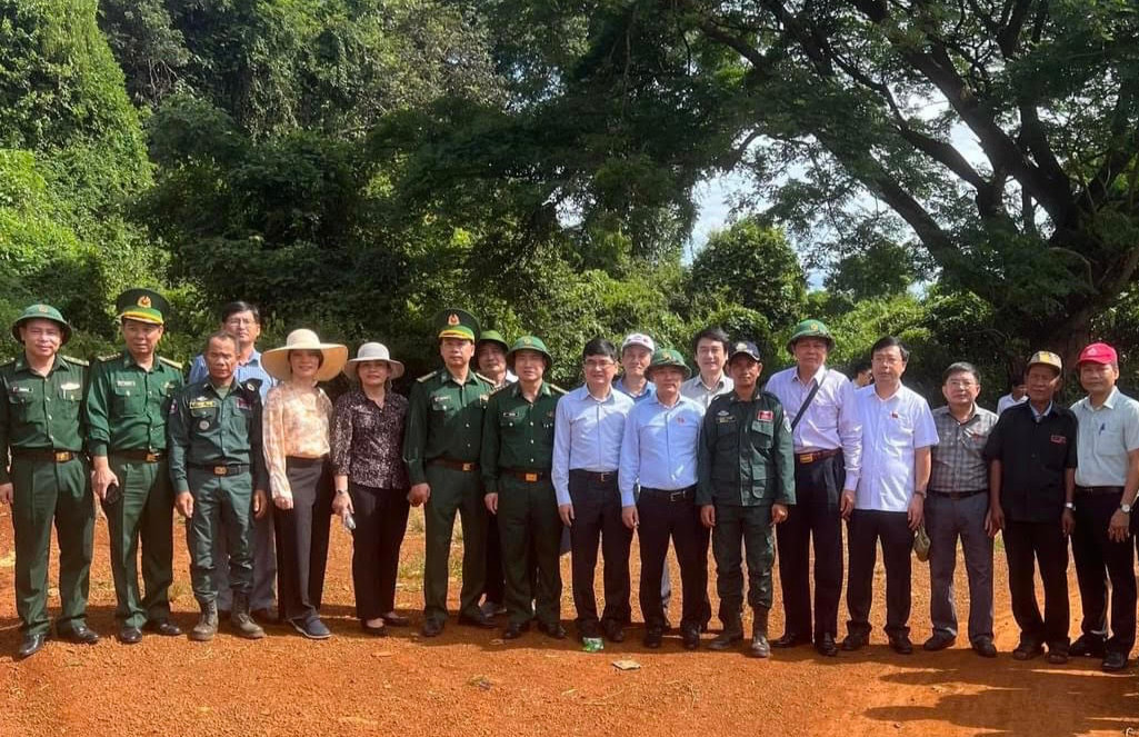 Ủy ban Đối ngoại của Quốc hội giám sát tình hình thực hiện các điều ước quốc tế về biên giới lãnh thổ