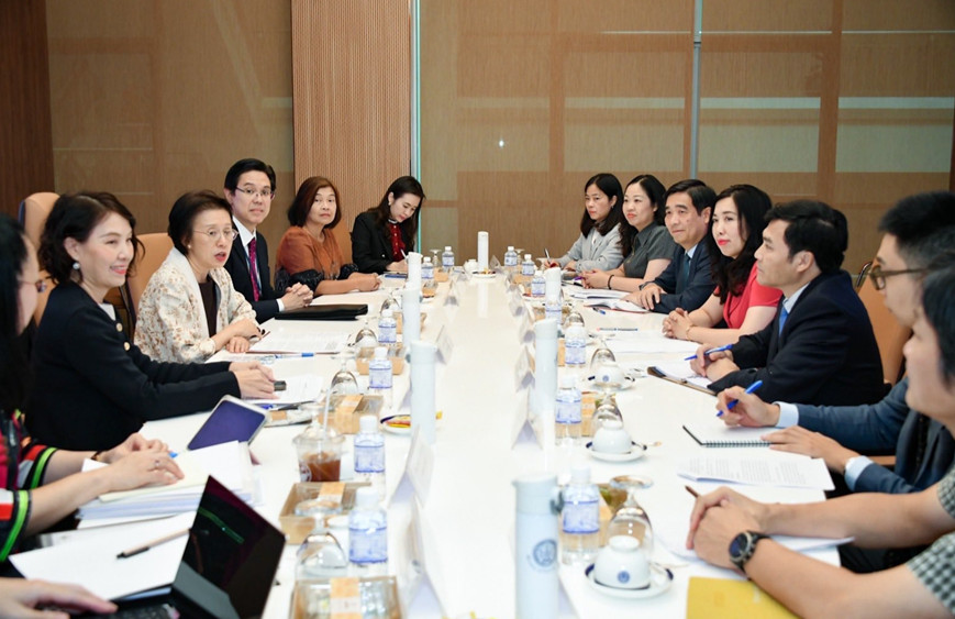   Thứ trưởng Ngoại giao Lê Thị Thu Hằng thăm làm việc tại Thái Lan