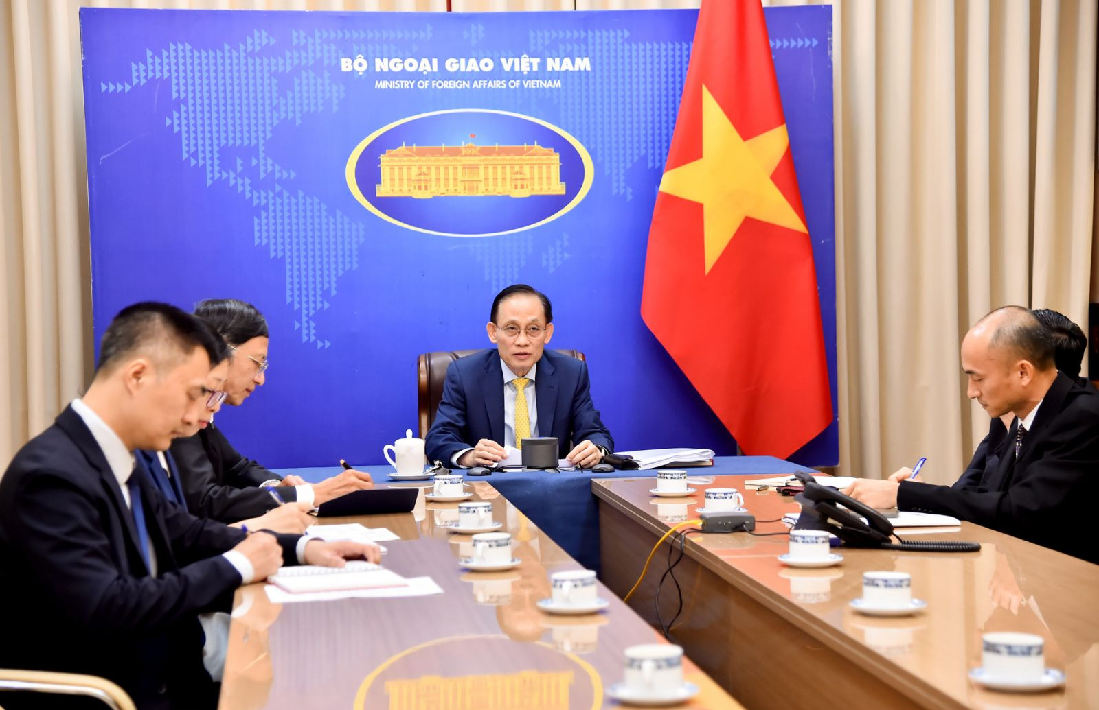 Quyền Bộ trưởng Ngoại giao Lê Hoài Trung điện đàm với Bộ trưởng Ngoại giao Thái Lan