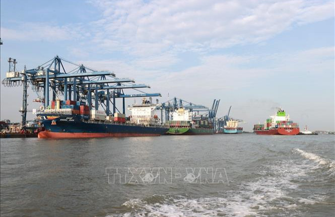Tiến đến xanh hóa cảng biển