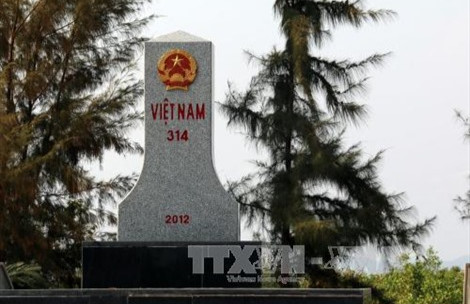 Theo Nghị định thư PGCM Việt Nam - Campuchia ký năm 2019, ngoài các cột mốc phụ nằm trên lãnh thổ Việt Nam, phía Việt Nam còn xây dựng những cột mốc loại nào?