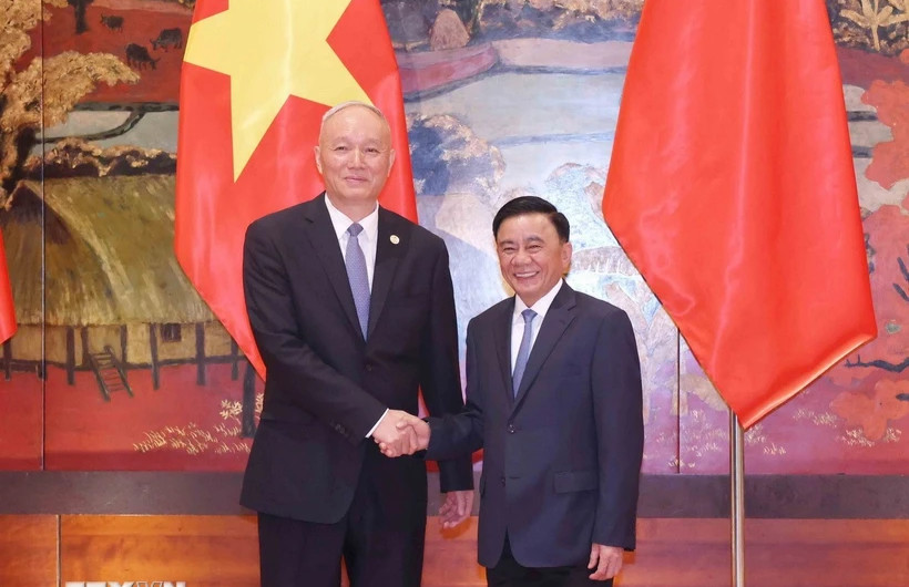 Đồng chí Trần Cẩm Tú, Ủy viên Bộ Chính trị, Thường trực Ban Bí thư hội đàm với đồng chí Thái Kỳ, Ủy viên Thường vụ Bộ Chính trị, Bí thư Ban Bí thư, Chánh Văn phòng Trung ương Đảng Cộng sản Trung Quốc