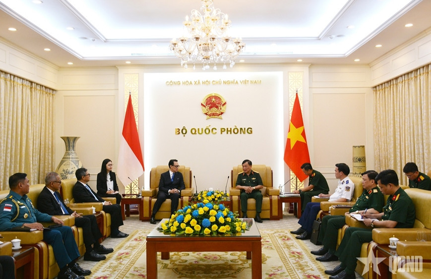 Thượng tướng Hoàng Xuân Chiến tiếp Thứ trưởng Bộ Ngoại giao Indonesia