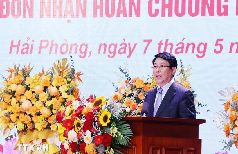 Chủ tịch nước: Hải quân cần phát huy truyền thống làm chủ vùng biển